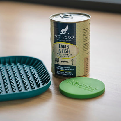 Routine hydratation : 12 pâtée Lamb & Fish + 1 tapis de léchage + 1 couvercle